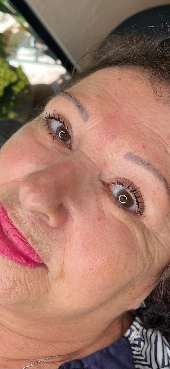 Lash lifting realizado por Valquíria Vendramini
